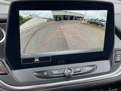 Used 2025 Chevrolet Blazer LT FWD image 31