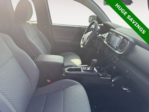 Used 2020 Toyota Tacoma SR image 15