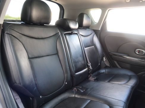 Used 2016 Kia Soul ! w/ Premium Package FWD image 32