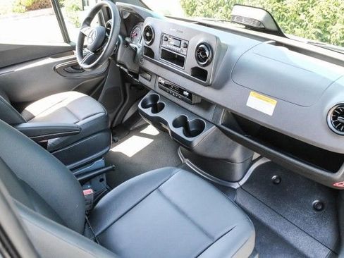 New 2025 Mercedes-Benz Sprinter 2500 image 13