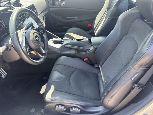 Used 2024 Nissan Z Performance w/ Floor Mat Package RWD image 5