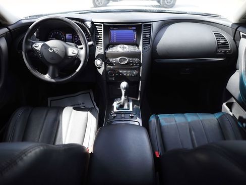 Used 2017 INFINITI QX70 AWD w/ Premium Package image 18