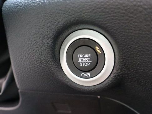 New 2026 Chrysler Pacifica Pinnacle image 19