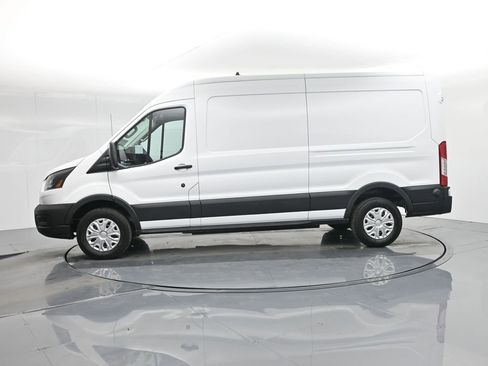New 2024 Ford E-Transit Base image 26