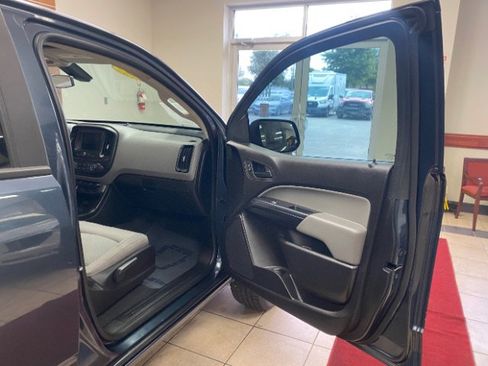 Used 2019 Chevrolet Colorado W/T RWD image 13