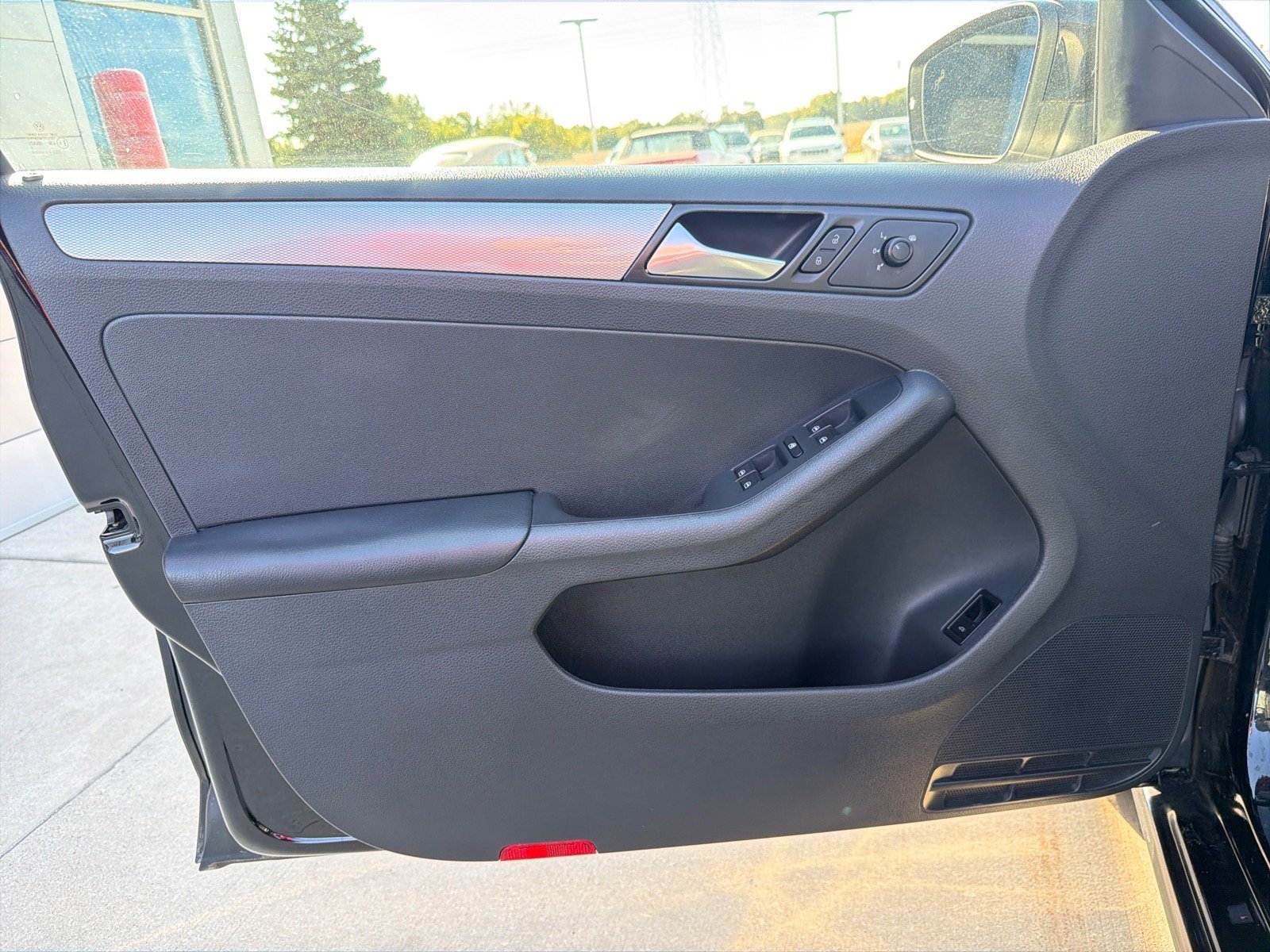 Used 2017 Volkswagen Jetta SE FWD image 11