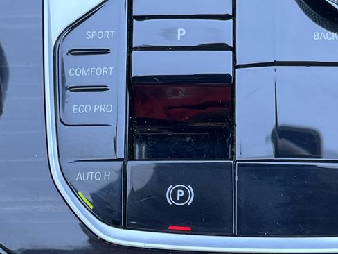 Used 2024 BMW X5 sDrive40i w/ Parking Assistance Package image 8