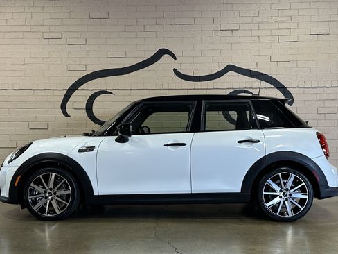 Used 2024 MINI Cooper S FWD image 9