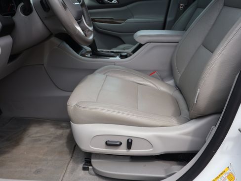 Used 2019 GMC Acadia SLE FWD image 8