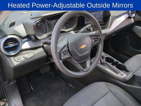 Used 2024 Chevrolet Trax LS w/ LS Convenience Package FWD image 11