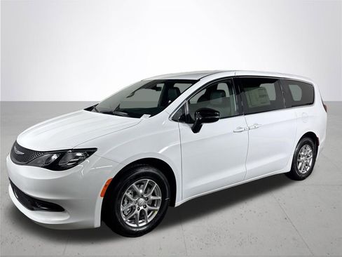 New 2026 Chrysler Voyager LX image 2