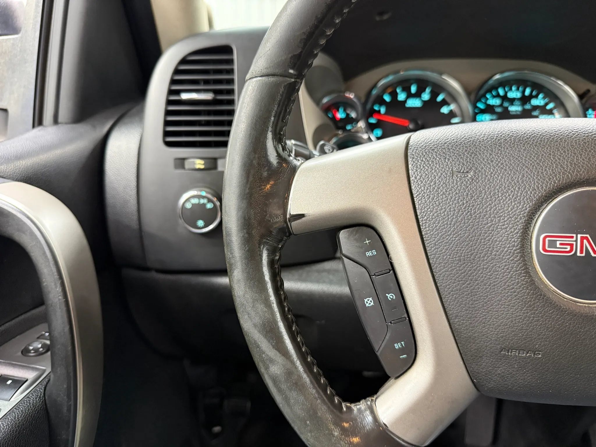 Used 2013 GMC Sierra 3500 SLE w/ SLE Preferred Package AWD/4WD image 27