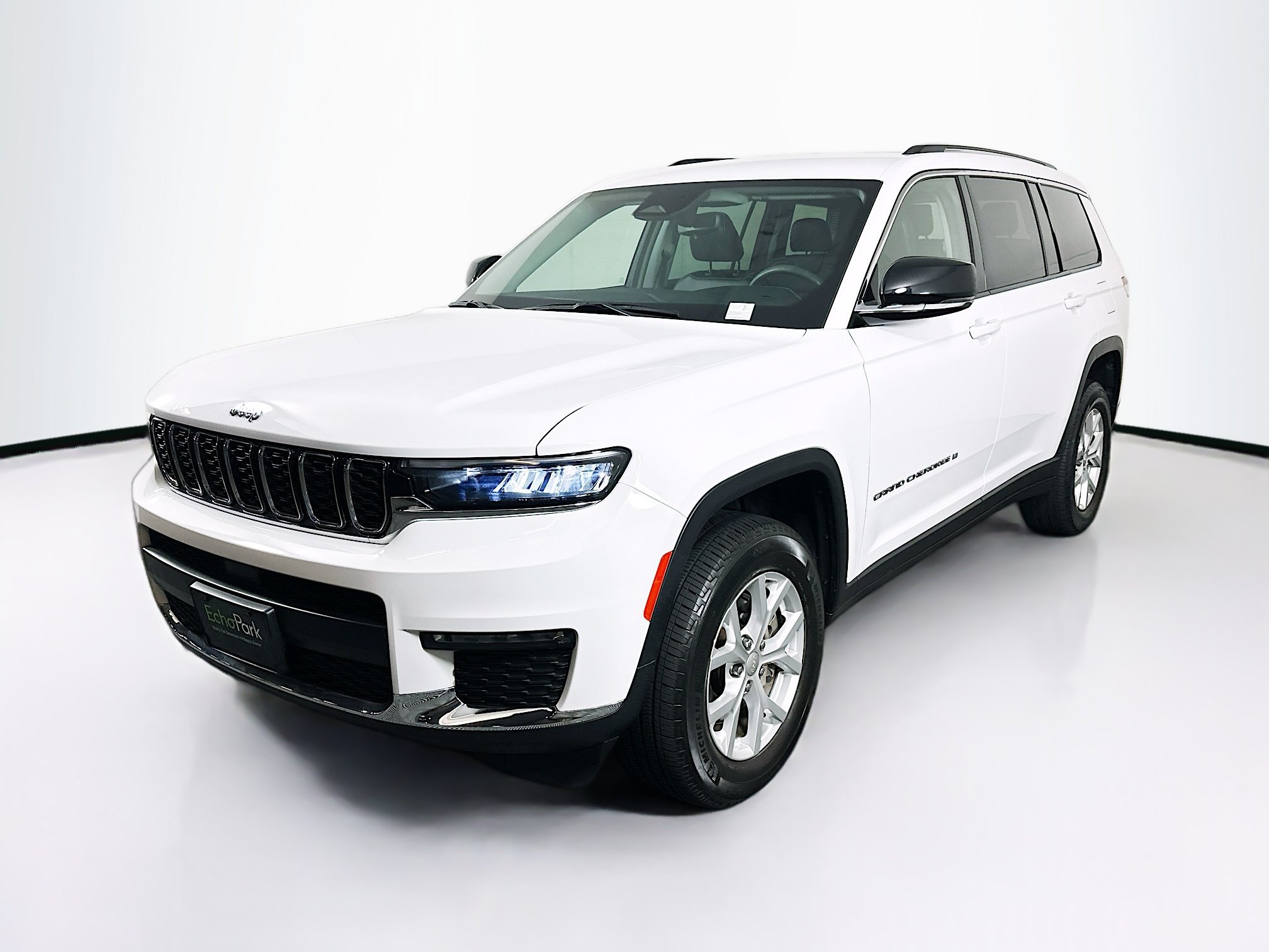 Used 2023 Jeep Grand Cherokee L Limited AWD/4WD image 3