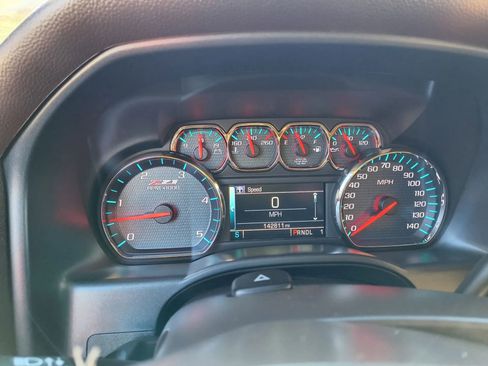 Used 2018 Chevrolet Silverado 2500 LT w/ LT Convenience Package image 10