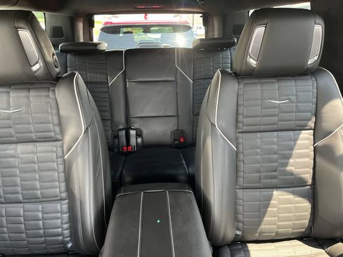 Used 2026 Cadillac Escalade ESV Platinum Sport AWD/4WD image 23