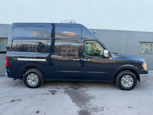 Used 2017 Nissan NV 3500 SL image 8