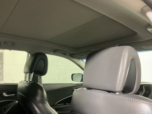 Used 2018 Hyundai Santa Fe Sport image 2