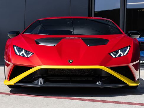 Used 2022 Lamborghini Huracan STO image 4