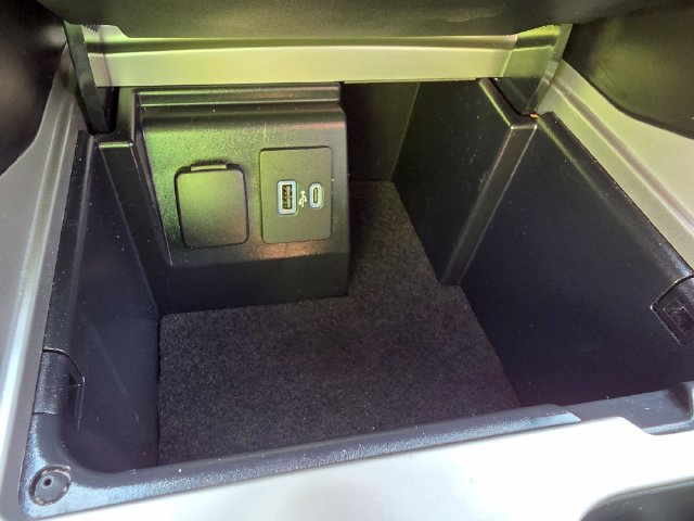 Used 2022 Ford Explorer XLT w/ Equipment Group 202A AWD/4WD image 27
