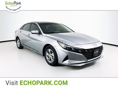 Used 2023 Hyundai Elantra SE w/ Preferred Accessory Package