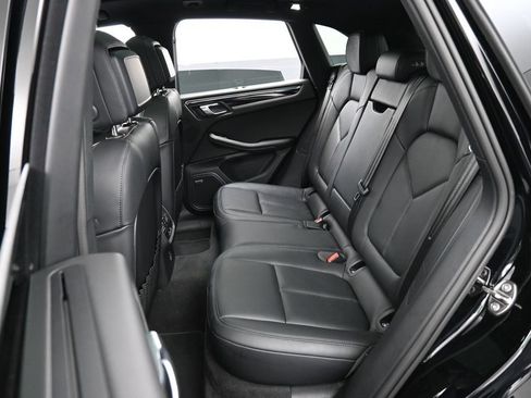 Certified 2026 Porsche Macan AWD/4WD image 24