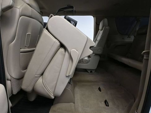 Used 2017 Cadillac Escalade ESV 4WD image 39