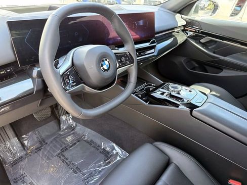 Used 2025 BMW 530i RWD image 21
