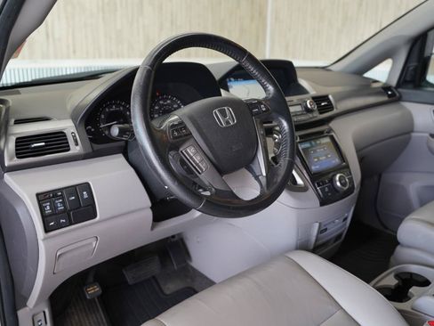 Used 2014 Honda Odyssey Touring image 11