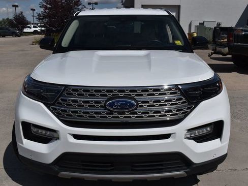 Used 2023 Ford Explorer Limited image 2
