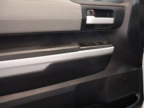 Used 2015 Toyota Tundra Limited w/ Limited Premium Package AWD/4WD image 10
