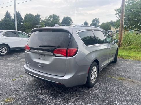 Used 2017 Chrysler Pacifica Touring-L Plus w/ Advanced Safetytec Group FWD image 5