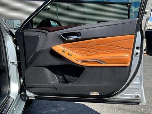 Used 2020 Toyota Avalon Limited image 27