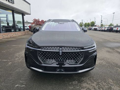 Used 2025 Lincoln Nautilus Black Label w/ Jet Appearance Package AWD/4WD image 3