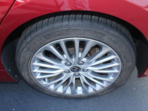 Certified 2022 Toyota Avalon Limited image 8