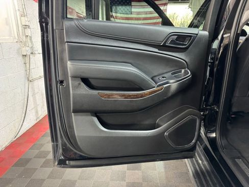 Used 2019 Chevrolet Suburban LT image 10