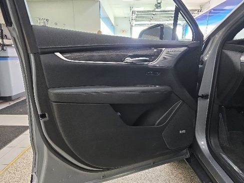 Used 2024 Cadillac XT5 Sportv AWD/4WD image 12