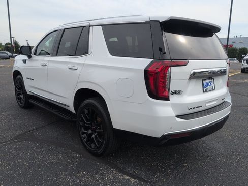 Used 2022 GMC Yukon SLT w/ SLT Premium Package AWD/4WD image 3