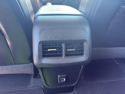 Used 2020 Chevrolet Equinox LT w/ Sport Edition AWD/4WD image 32