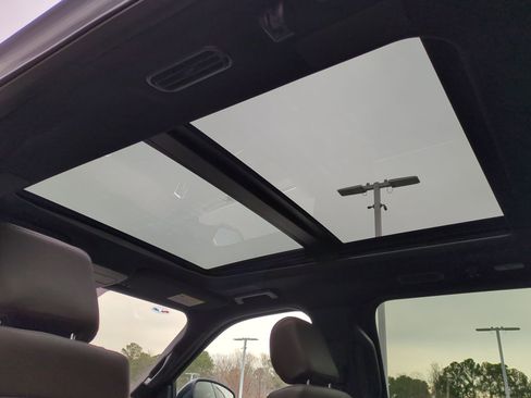 Used 2025 Ford Expedition King Ranch image 28