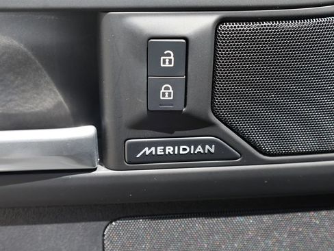 Used 2025 Land Rover Defender 90 S AWD/4WD image 13