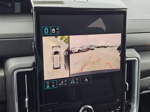 Used 2025 GMC Yukon Denali AWD/4WD image 22