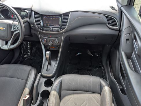 Used 2022 Chevrolet Trax LT w/ LT Convenience Package AWD/4WD image 27