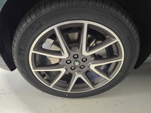 New 2026 Land Rover Range Rover Velar Dynamic SE image 9