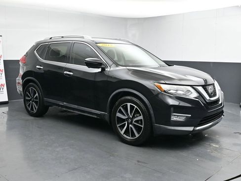 Used 2017 Nissan Rogue SL w/ SL Premium Package image 2