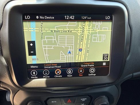 Used 2023 Jeep Renegade Latitude AWD/4WD image 25
