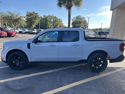 New 2025 Ford Maverick Lariat w/ Black Appearance Package image 4