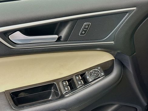 Used 2019 Ford Edge SEL w/ Equipment Group 201A image 17