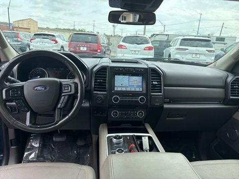 Used 2018 Ford Expedition Limited w/ Equipment Group 301A AWD/4WD image 19