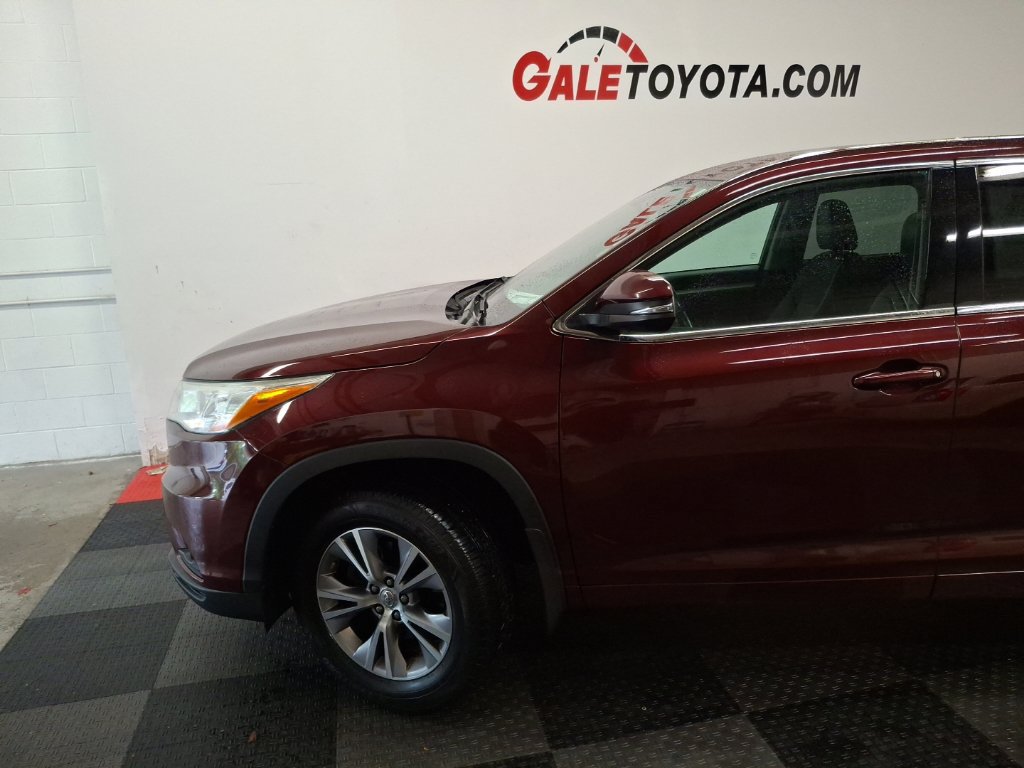 Used 2014 Toyota Highlander Plus AWD/4WD image 5