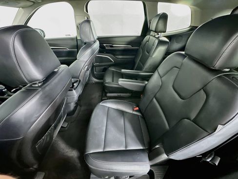 Used 2025 Kia Telluride S FWD image 29